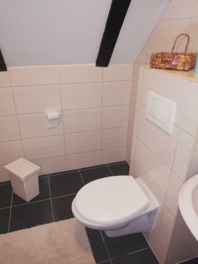 Sobe Na Vinskoj Cesti Zmajevac Apartment Exterior photo
